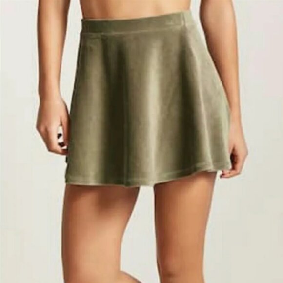 Forever 21 Corduroy Mini Skirt - Women's Size M - Olive Green - Skater Style - Picture 1 of 7